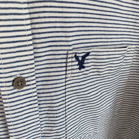 American Eagle White and Blue Striped Classic Fit Button Down - Large - Picture 5 of 6